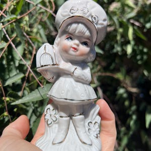 Bonnet Girl Statue - Etsy