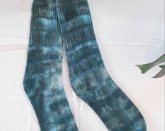 Calzini tie dye tinti a mano