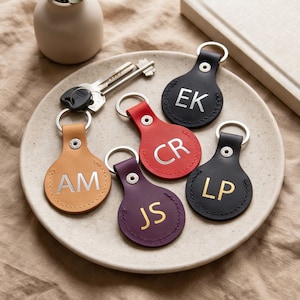 Leather AirTag Holder Keychain, Personalized AirTag Keyring, Leather AirTag Case, Handmade Keychain Holder, Engraved Leather AirTag Cover