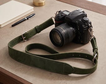 Engraved leather camera strap, Personalized camera strap, Leather camera holder, Dslr camera neck strap, Camera strap with name