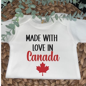Made with Love in Kanada Baby Onesie® – Ahornblatt Body – Süßer kanadischer Baby Geschenk – Unisex Neugeborenen Outfit – Babyparty