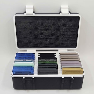 30 個の GBC カートリッジを収納できる 3D プリント ストレージ ボックス。(完全に組み立て済み)