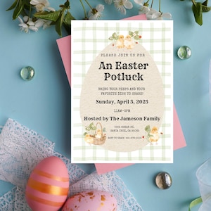 Op de afbeelding: Een uitnodiging voor een Paas Potluck met een eivormig ontwerp, tekst en bloemaccenten. De uitnodiging staat op een lichtblauwe achtergrond met decoratieve paaseieren. De tekst luidt "An Easter Potluck".