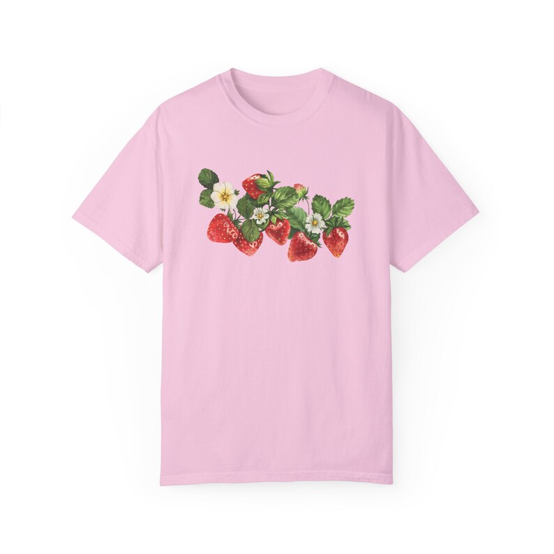 Strawberry Comfort Colors T-shirt Vintage Strawberry T-shirt Strawberries T-shirt Aesthetic ...