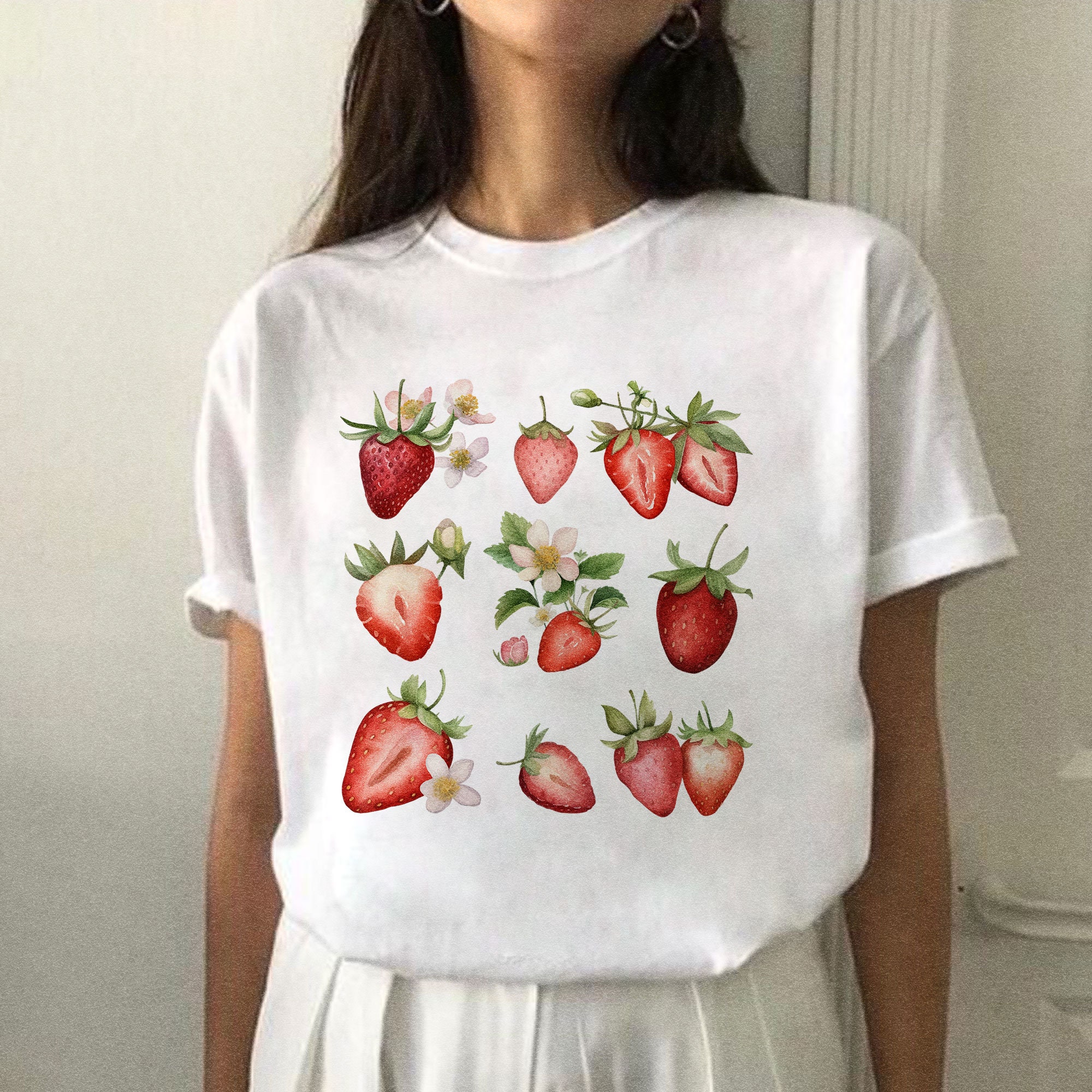 【ITZAVIBE】STRAWBERRY LOGO CROP T SHIRT STRAWBERRY LOGO CROP T SHIRT - ITZAVIBE | 60% - Asian