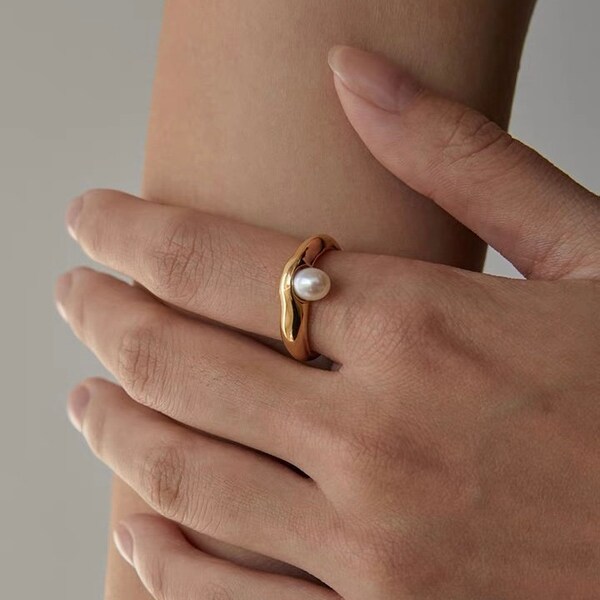 Gold Pearl Ring/ Bold Statement Ring/ Chunky Gold Ring/ Stacking Ring/ Prom Ring/ Pinkie Ring/ Signet Pearl Ring/ Stackable