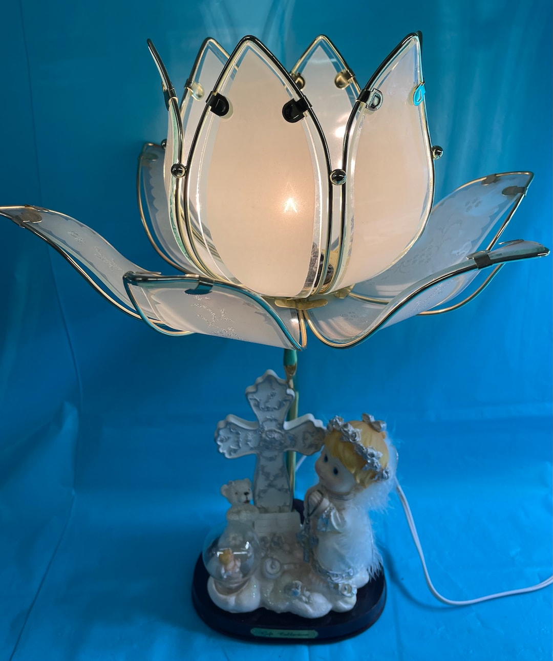 Lotus Flower Good Luck Fong Shui Table Touch Lamp With White