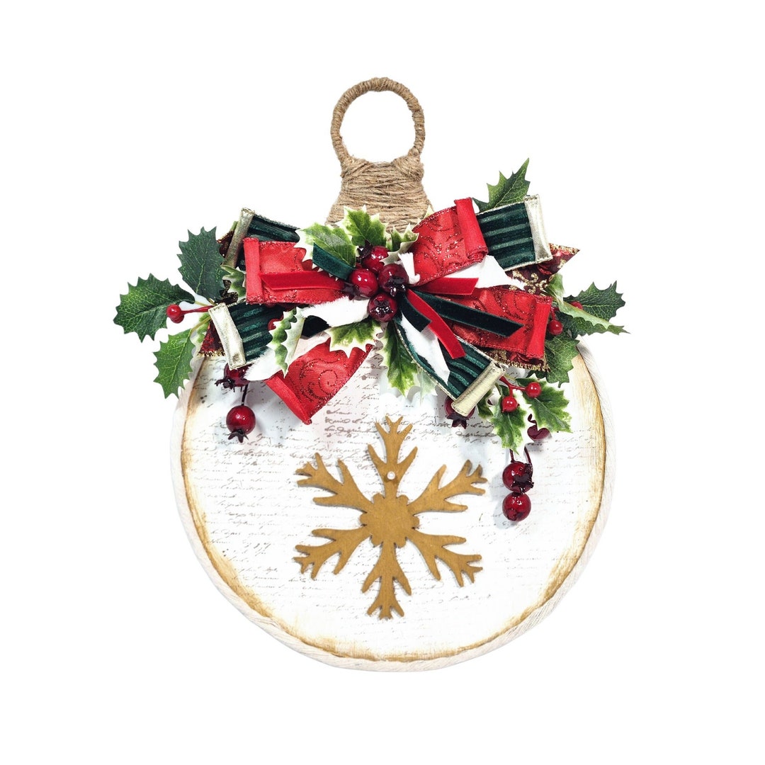 Traditional Santa Snowflake Wall Plaque 18