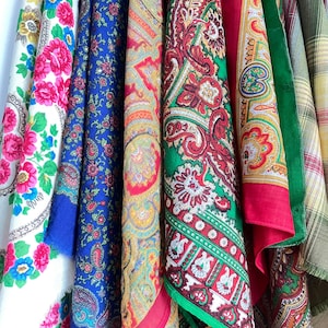 Vintage Wollschal im slawischen Stil, ukrainisches quadratisches Blumen Paisley Muster