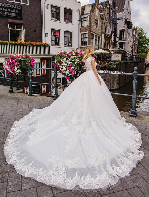 Vestido de novia de cola larga vestido de novia de línea A - Etsy España Vestido de novia de cola larga vestido de novia de línea A - Etsy España