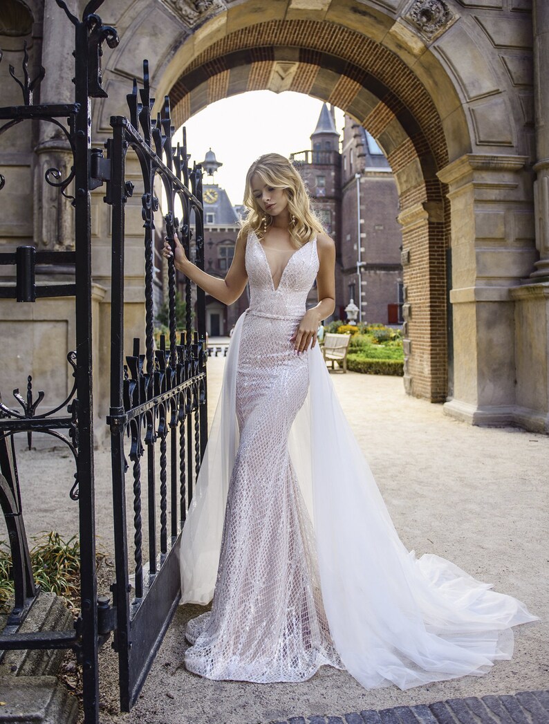 Luxury Sleeveless Lace Wedding Dress Classic Wedding Gown Etsy