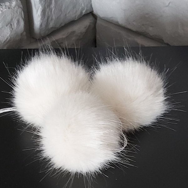 Angora rabbit, fake fur, 5-6CM,( Crem) Very soft, short hair, great for a children's hat, high quality.