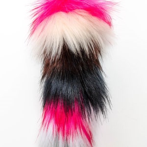 Fur tail keychain, tail key ring, fox tail keychain, bag charm, fur keychain, keyring tail, gift for girlfriend, 47-50 Cm.