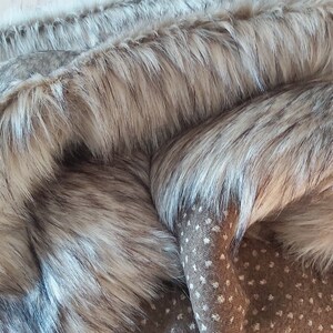Beige Faux  Fur Fabric – Soft High-Pile Fake Fur Cut 75x50 cm, Plush Material for Sewing, Crafts, Dolls, Cosplay