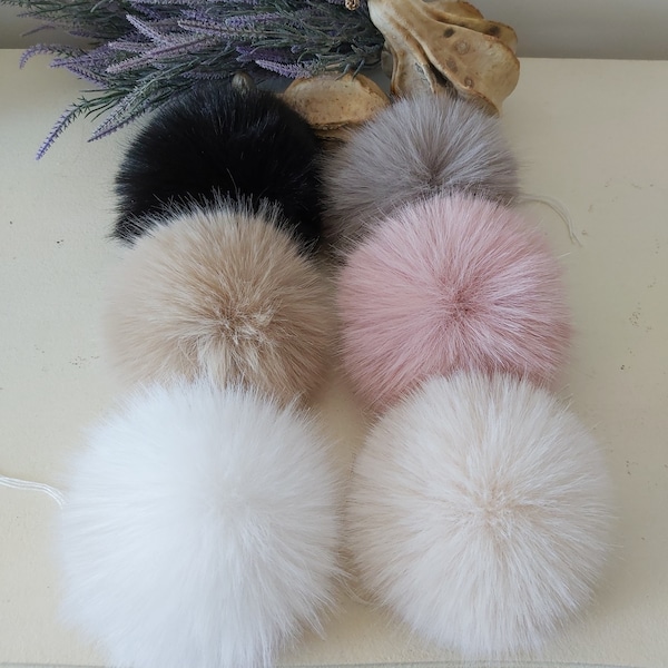 Taglia S-XXL Pom Pom in pelliccia sintetica 4-7 pollici / 11-18 cm