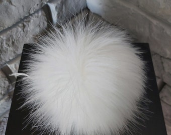 Size S-XXL Faux Fur Pom Pom ( White ) 4-7 Inches / 11-18 CM