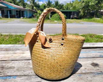 Handwoven Krajood Basket Bag, Thai Reed Bucket Bag, Handmade Straw Bag with Zipper Lining, Boho Summer Bag, Artisan Bag from Thailand
