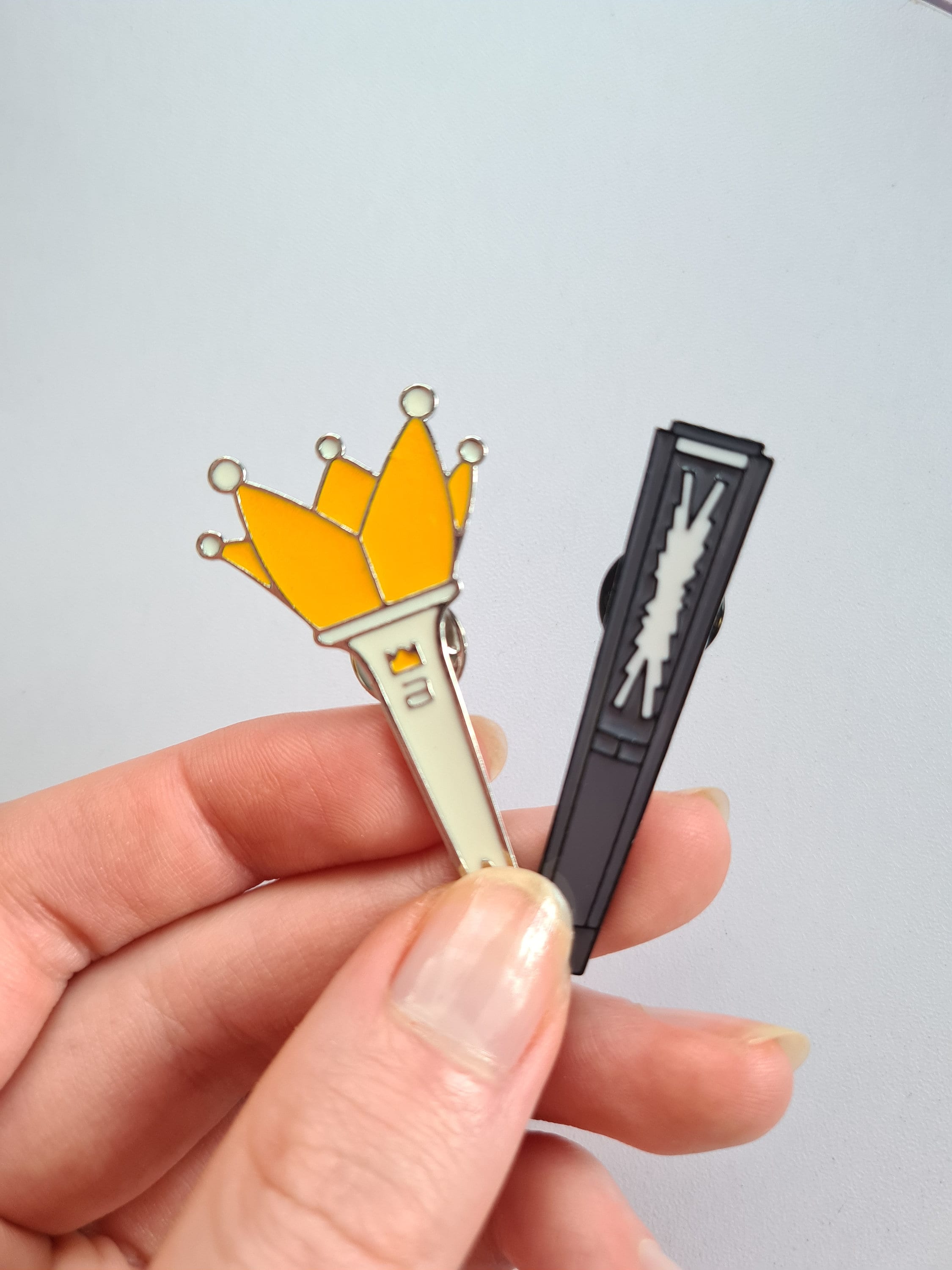 Kpop Light Stick Pin / Straykids / Seventeen/ NCT/ Enhypen