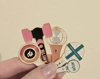 AE SIGNATURE PIN BROOCH エーイー シグネチャーピンブローチ IRIS47｜eye brooch ブローチ ビジュー オケージョン - H.O.V