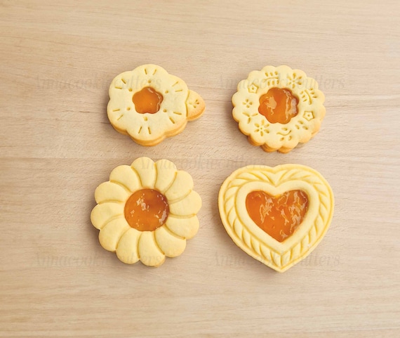 Set of 4 Flower Shaped Cookie Cutters, Heart, Spring Cookie Cutters Filled, Baby Shower, Birthday, Cupcake, Cake Decoration
