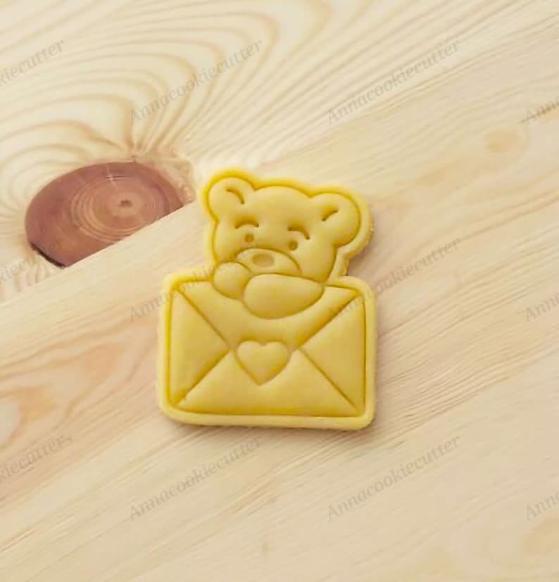 Cortador de galletas con forma de osito de peluche y carta de amor, San Valentín, 7 x 8 cm, cortador de galletas con forma de corazón, bonito regalo para hornear. imagen 3