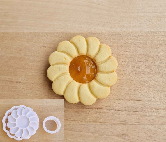 Daisy Cookie Cutter Spring Cookie Cutter Perfect for Birthdays, Baby Showers, Fondant and Shortcrust Pastry