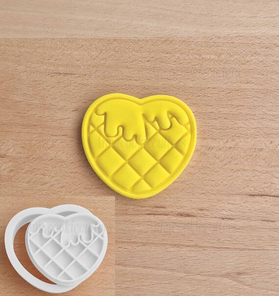 Heart Waffle Cookie Cutter Waffle Breakfast Mold Embossed Valentine's Day Cookie Cutter