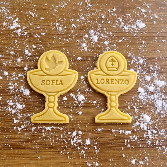 Customizable Chalice Cookie Cutter for Communion, Confirmation & Baptism Favors - Name Personalization, Unique Place Setting Gifts 8 cm
