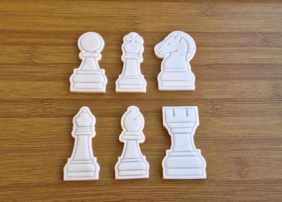 Chess Cookie Cutter Set | King, Queen, Rook, Bishop, Knight & Pawn Shapes | Fun Baking Tool for Chess Lovers And Home Bakers