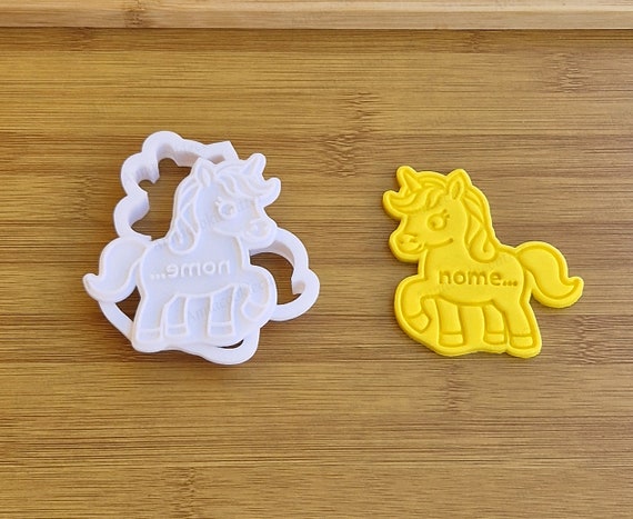 Unicorn-Shaped Cookie Cutter, Custom Name, Magical Mold for Sweets, Parties, and Gifts, Perfect for Children and Fantasy Enthusiasts