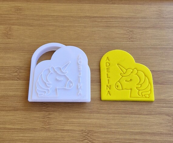 Unicorn-Shaped Cookie Cutter, Custom Name, Magical Mold for Sweets, Parties, and Gifts, Perfect for Children and Fantasy Enthusiasts 8 x 7 cm