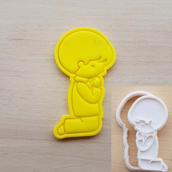 Communion Formina For Biscuits Child In Prayer Shortbread Mold Cutter Sugar Paste 8 x 5 cm