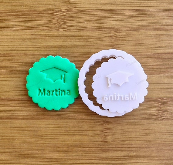 Custom Name Graduation Cookie Cutter - Personalized Biscuit Cutter for Cakes, Cookies, and Celebrations Perfect for Graduation Parties