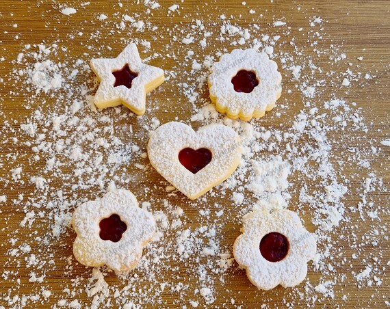 Linzer Cookie Cutter Set | Flower, Heart, Star Shapes Filled Sandwich Cookies | Valentine's, Easter, Christmas Gift | Holiday Baking Tools
