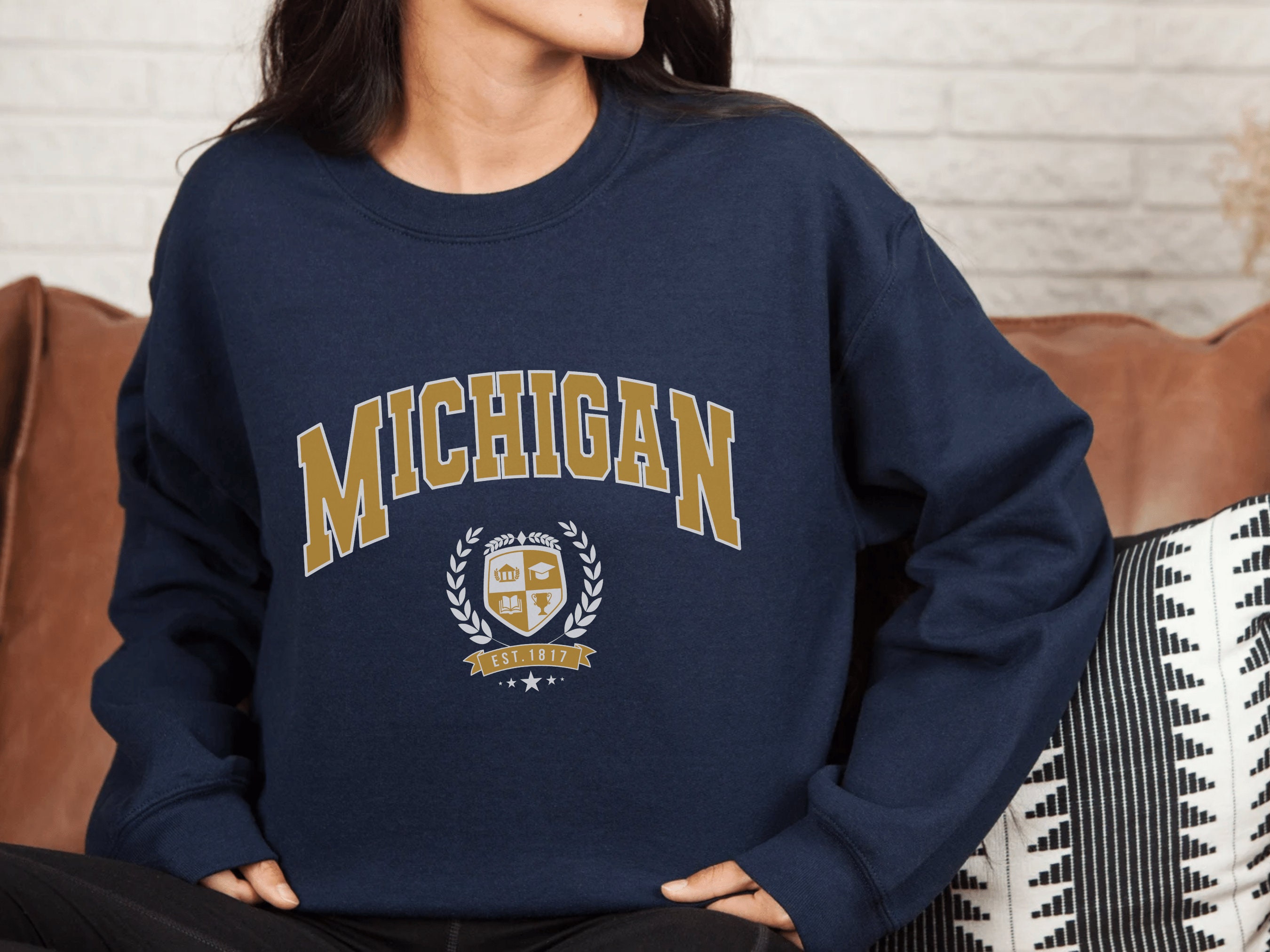 U of hotsell m women's sweatshirt