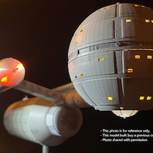 Daedalus Class Starship - 1/350 scale model kit