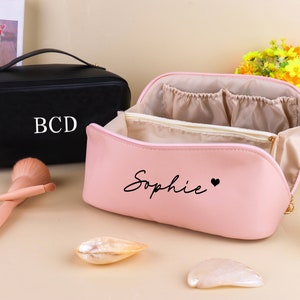 Trousse de toilette personnalisée avec petit monogramme trousse de maquillage personnalisée cadeau personnalisé pour elle cadeau personnalisé pour demoiselle d'honneur organisateur image 2