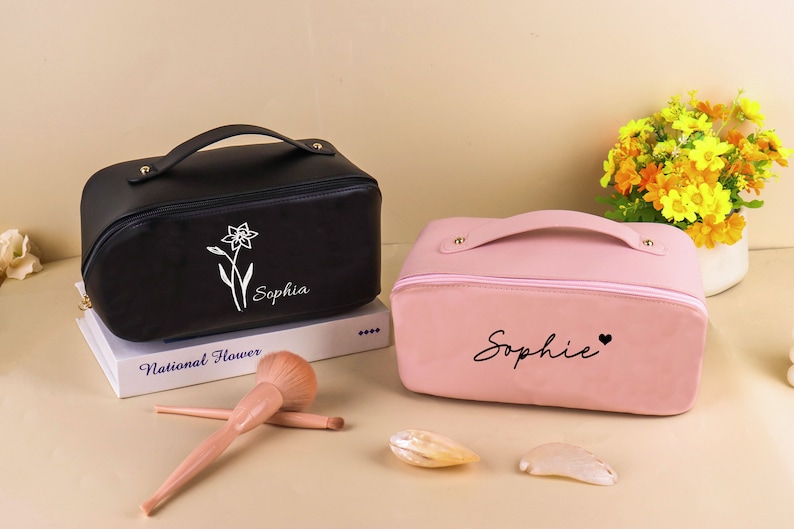 Trousse de toilette personnalisée avec petit monogramme trousse de maquillage personnalisée cadeau personnalisé pour elle cadeau personnalisé pour demoiselle d'honneur organisateur image 3