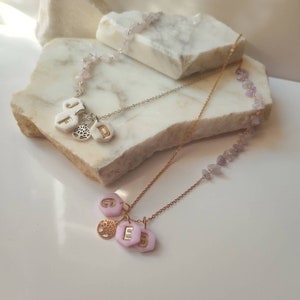 Collar de oro inicial personalizado, colgante de carta familiar, collar de cuarzo rosa de cristal o amatista, encanto hexagonal rosa o blanco personalizado