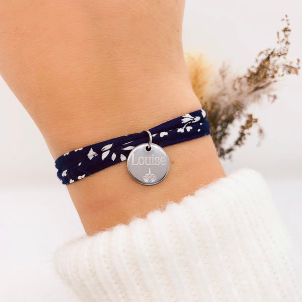 Personalized liberty cord bracelet with stainless steel medallion