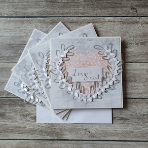 Boda / Aniversario / Cumpleaños / Día de San Valentín / Día de la Madre Tarjeta de felicitación hecha a mano en forma de corazón con una simple corona floral