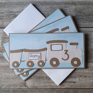 Tarjeta hecha a mano con tren choo-choo para cumpleaños de niños pequeños o baby shower