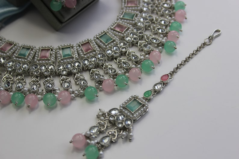 Isha Mint & Pink Collana con orecchini e set Tikka immagine 3