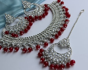 Mahvish Ruby - Conjunto de aretes y collar bañados en plata Tikka