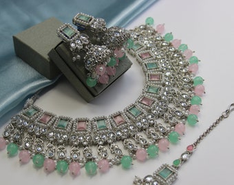 Isha Mint & Pink - Conjunto de collar, aretes y Tikka