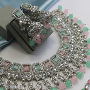 Isha Mint & Pink Collana con orecchini e set Tikka immagine 5