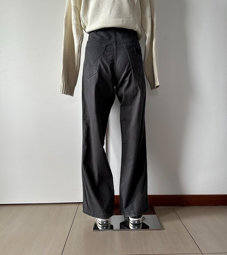 Vintage Y2K Wrangler Gray Medium Waist Pants, Size W33, Unisex, Straight Leg Jeans with Regular Fit, Minimalist Cotton Trousers