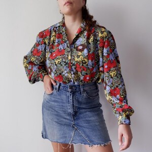 Vintage Floral Print Shirt for Women, Size L-XL, Long Sleeve Button-Down Blouse, V-neck Collared Top