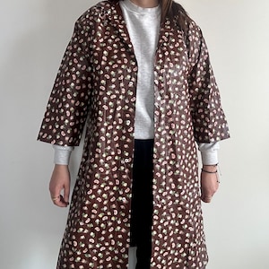 Vintage Brown Women's Raincoat with Paisley Floral Pattern, Size M, Waterproof with Hood, Rain-Resistant