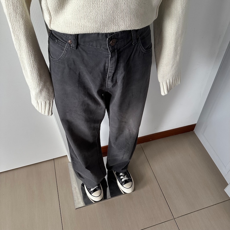 Vintage Y2K Wrangler Gray Medium Waist Pants, Size W33, Unisex, Straight Leg Jeans with Regular Fit, Minimalist Cotton Trousers